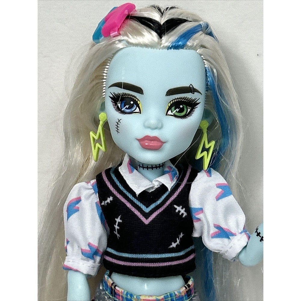 Monster High Doll Frankie Stein 2022 Frankenmonster Back To School Uniform - Picture 2 of 11